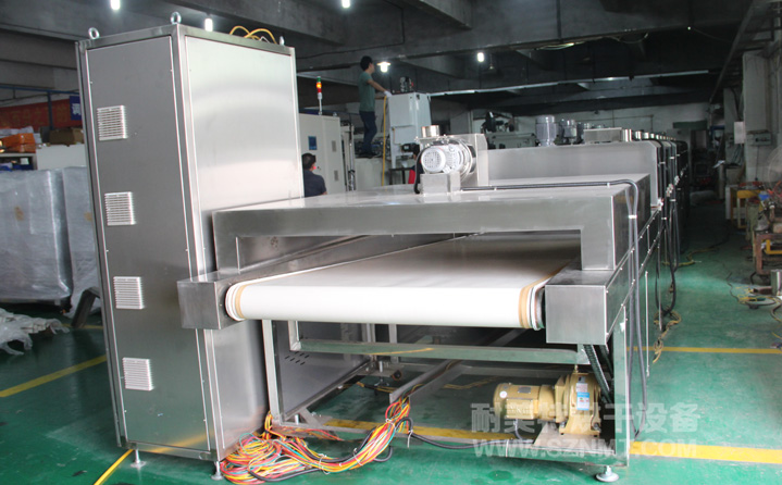 粉狀調味料食品行業(yè)隧道式烘干爐
